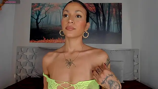 LunaRuso online show from 02-24-25, 11:19