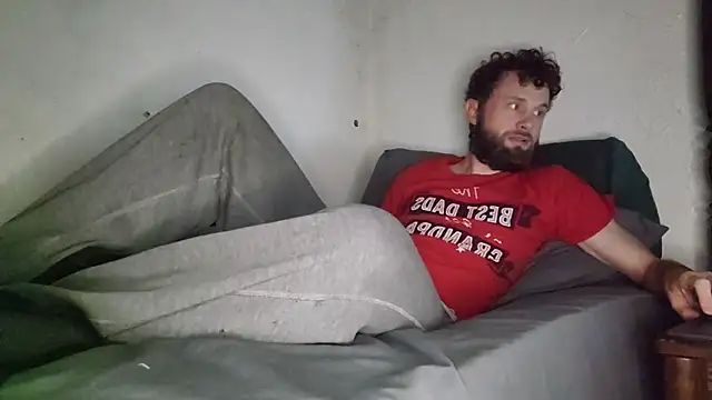 Snapshot of Talenjames4 chatting on 09-12-25, 09:04 Talenjames4 online show from 09-12-25, 09:04