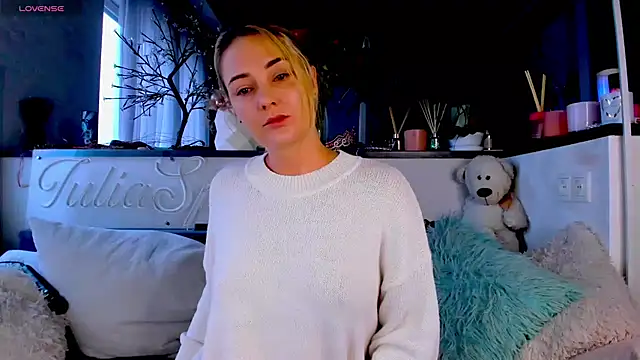  JuliaSpace  online show from 12-12-24, 10:56