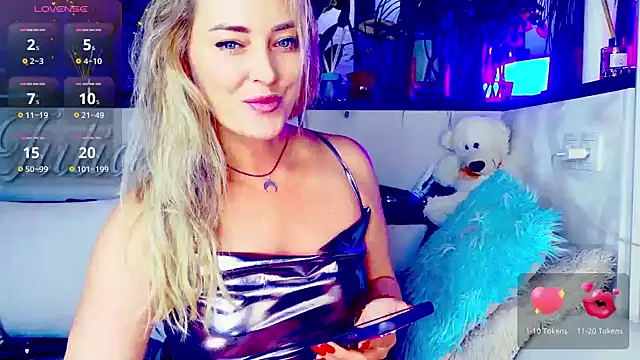  JuliaSpace  online show from 10-22-25, 04:18