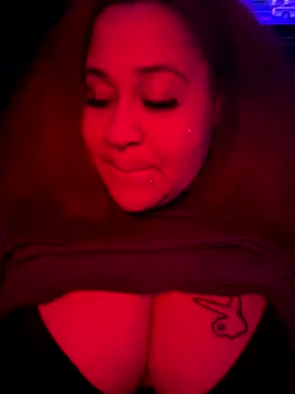 Juicyjordie online show from 10-18-25, 04:15