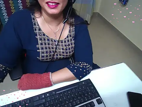 Snapshot of Arushisingh8888 chatting on 10-04-25, 12:14 Arushisingh8888 online show from 10-04-25, 12:14