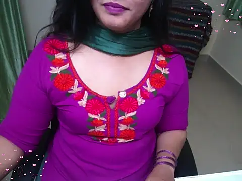 Snapshot of Arushisingh8888 chatting on 10-25-25, 10:34 Arushisingh8888 online show from 10-25-25, 10:34