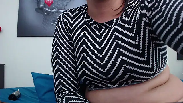 Snapshot of KatrinaRolan chatting on 09-18-25, 09:50 KatrinaRolan online show from 09-18-25, 09:50