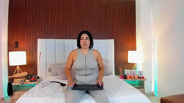 Liana Asaff online show from 01-25-25, 07:39