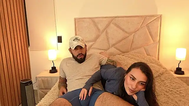 teseo and afroditha  online show from 10-15-25, 01:50