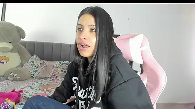 Snapshot of _elektrah chatting on 03-21-25, 08:18  elektrah online show from 03-21-25, 08:18