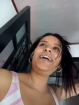 Snapshot of _elektrah chatting on 10-04-25, 11:14  elektrah online show from 10-04-25, 11:14