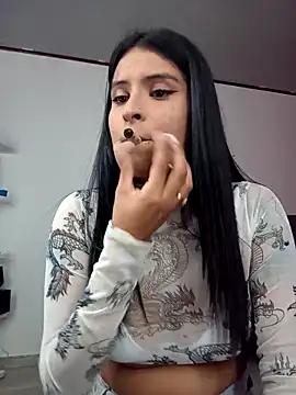 Snapshot of _elektrah chatting on 10-09-25, 09:24  elektrah online show from 10-09-25, 09:24