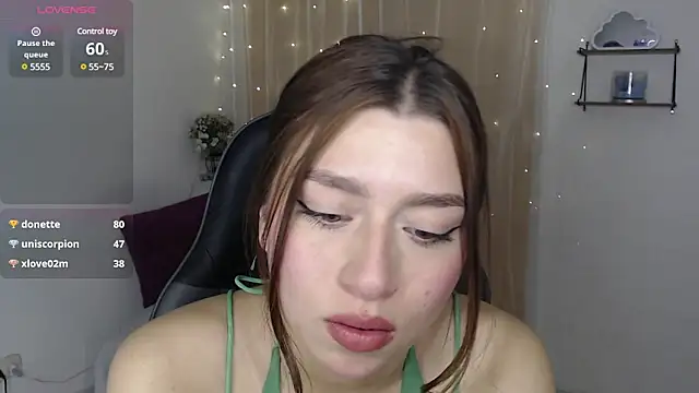 mily thomson b  online show from 02-06-25, 02:44