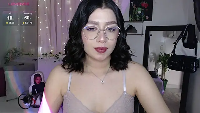 mily thomson b  online show from 10-04-25, 07:34