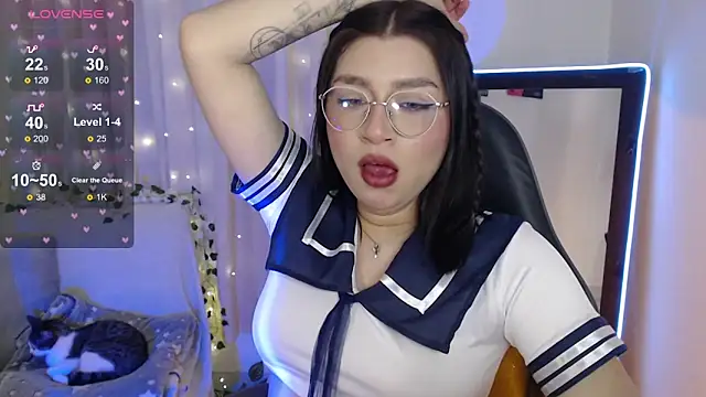 mily thomson b  online show from 11-06-25, 07:48