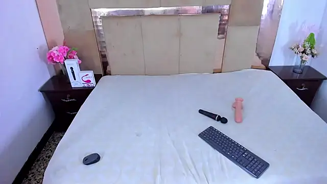 LizBrook online show from 03-14-25, 07:23