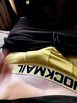 Snapshot of alejandrololo chatting on 10-13-25, 11:49 alejandrololo online show from 10-13-25, 11:49