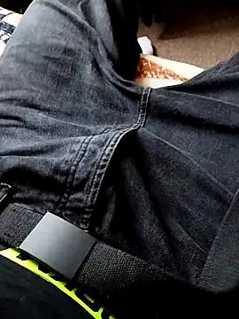 Snapshot of alejandrololo chatting on 10-28-25, 02:20 alejandrololo online show from 10-28-25, 02:20