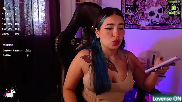 sweetcoralinee online show from 09-25-25, 03:27