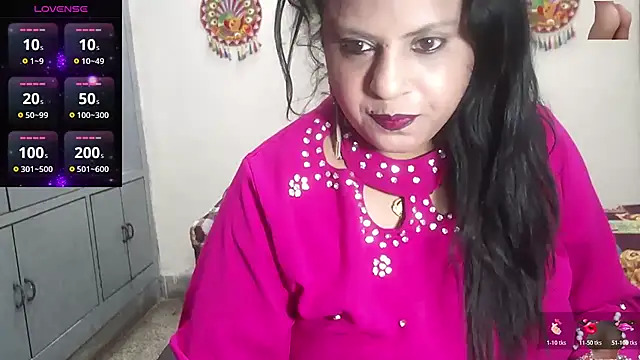 Snapshot of Sexy_komolika chatting on 04-15-26, 04:03 Sexy komolika online show from 04-15-26, 04:03