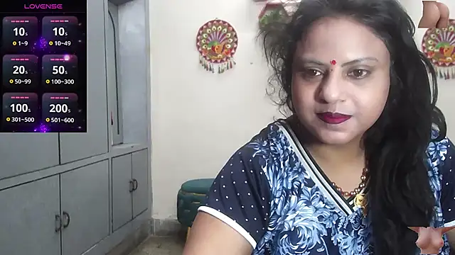Snapshot of Sexy_komolika chatting on 04-16-26, 01:50 Sexy komolika online show from 04-16-26, 01:50
