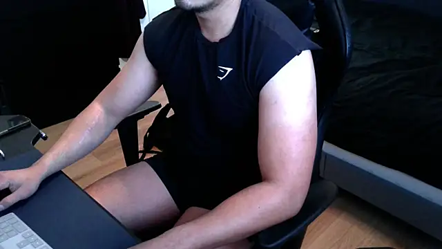 Snapshot of charlie_s2534 chatting on 01-18-26, 06:34 charlie s2534 online show from 01-18-26, 06:34