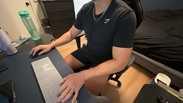 Snapshot of charlie_s2534 chatting on 02-12-26, 05:19 charlie s2534 online show from 02-12-26, 05:19