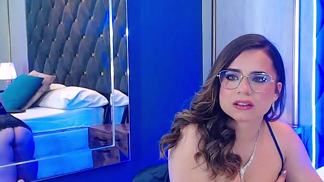 ThaniaJones online show from 11-21-25, 03:11