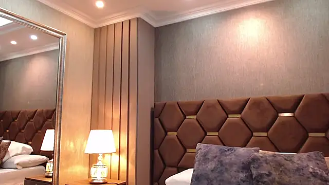 ThaniaJones online show from 04-14-26, 11:49