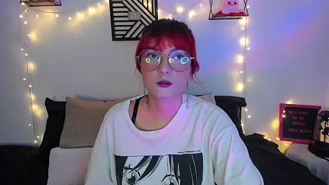 Dafne Moon online show from 01-03-25, 01:48