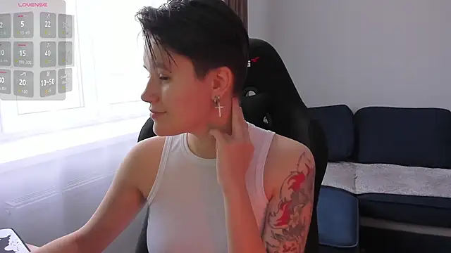 Snapshot of JessieFlower chatting on 11-30-25, 08:40 JessieFlower online show from 11-30-25, 08:40