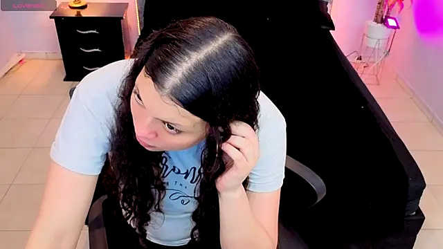 Lana stone  online show from 10-23-25, 03:17