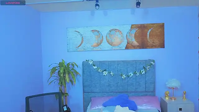 Lana stone  online show from 01-17-26, 03:33