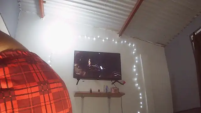 Snapshot of linzeysmith4 chatting on 02-21-26, 03:29 linzeysmith4 online show from 02-21-26, 03:29