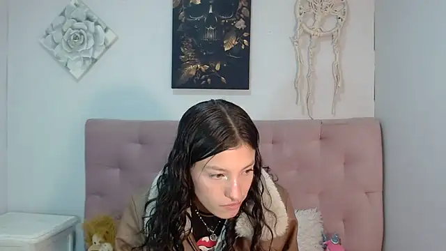 Emma-Wilson online show from 03-19-25, 07:17