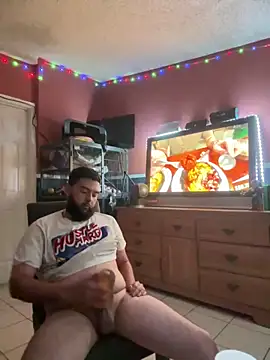 Snapshot of bigdickgio6923 chatting on 12-18-24, 09:51 bigdickgio6923 online show from 12-18-24, 09:51