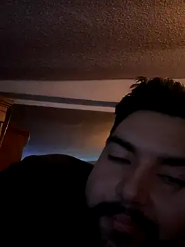 Snapshot of bigdickgio6923 chatting on 11-19-25, 12:32 bigdickgio6923 online show from 11-19-25, 12:32