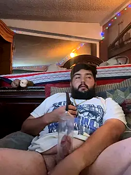 Snapshot of bigdickgio6923 chatting on 12-21-25, 03:46 bigdickgio6923 online show from 12-21-25, 03:46