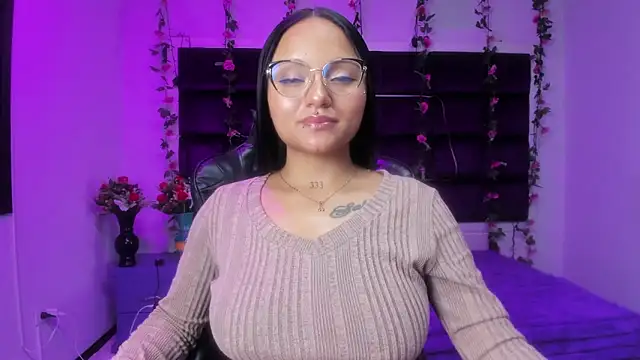 sweelanna   online show from 04-10-26, 01:22