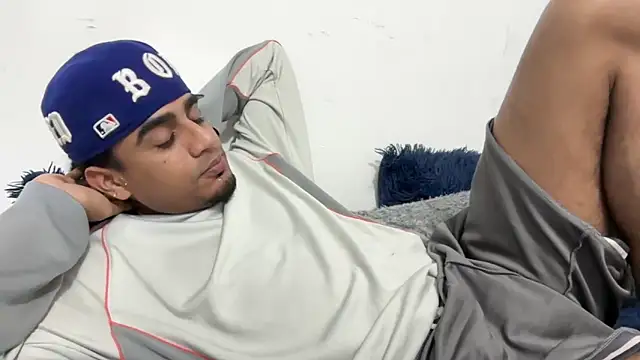 dominic brandd23 online show from 09-26-25, 07:23