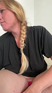 MoniqueLaFee online show from 07-20-26, 12:07
