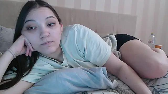 Snapshot of AlisaDevis chatting on 03-29-26, 11:10 AlisaDevis online show from 03-29-26, 11:10