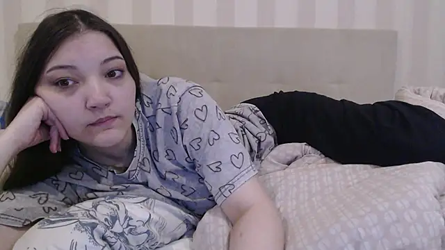 Snapshot of AlisaDevis chatting on 05-23-26, 05:12 AlisaDevis online show from 05-23-26, 05:12