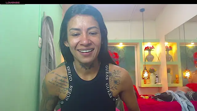 lorenapinto online show from 05-25-26, 04:07