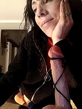 freyamoret online show from 12-20-24, 09:54