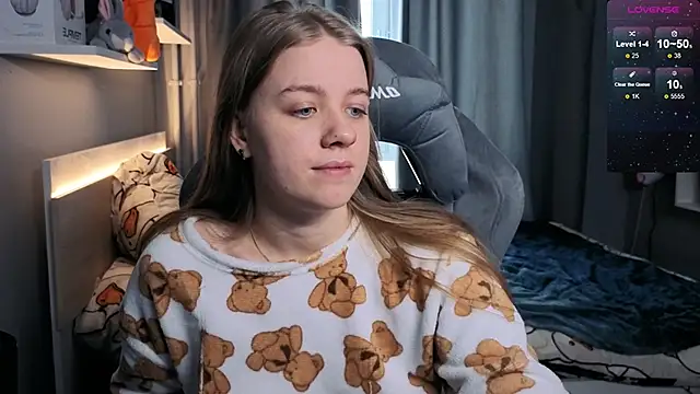 candy maggie online show from 02-25-25, 01:17