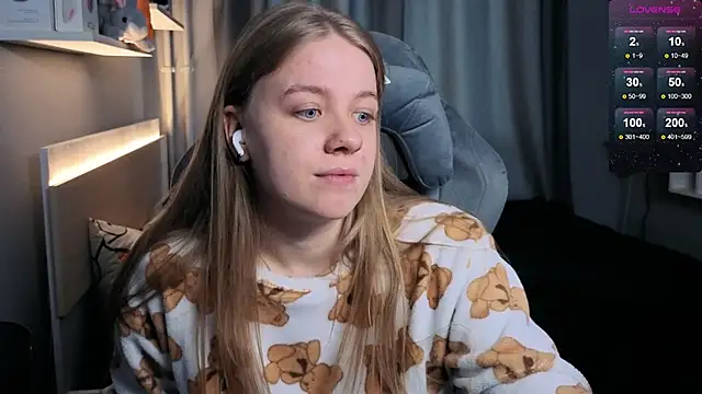 candy maggie online show from 03-11-25, 01:01