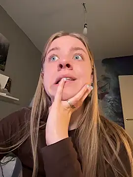 candy maggie online show from 11-19-25, 07:58