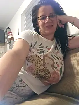 KristenVega online show from 11-17-25, 07:52