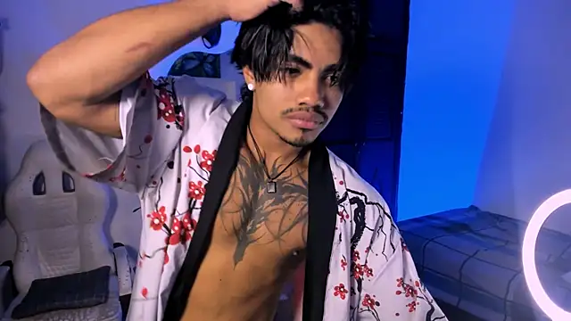 Young laroi online show from 12-17-24, 05:18