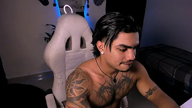 Young laroi online show from 12-21-24, 05:25