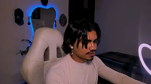 Young laroi online show from 01-10-25, 07:04