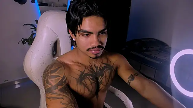 Young laroi online show from 01-11-25, 08:43